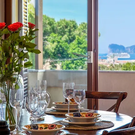 Vakantiehuis Silvia Sea View Of Capo Caccia, Surrounded By Centuries-old Olive Trees Alghero